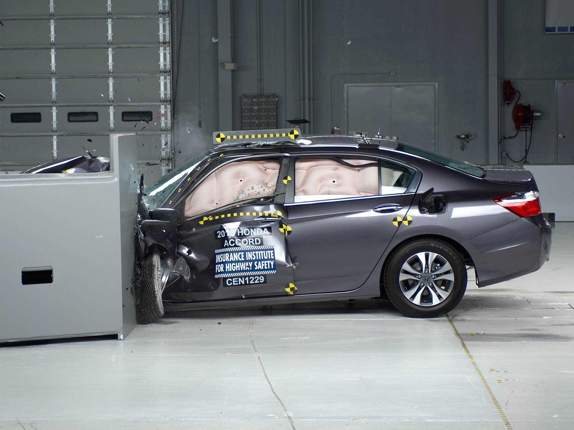 IIHS Toyota Camry